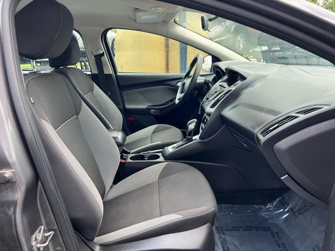 Used 2013 Ford Focus SE FWD image 16