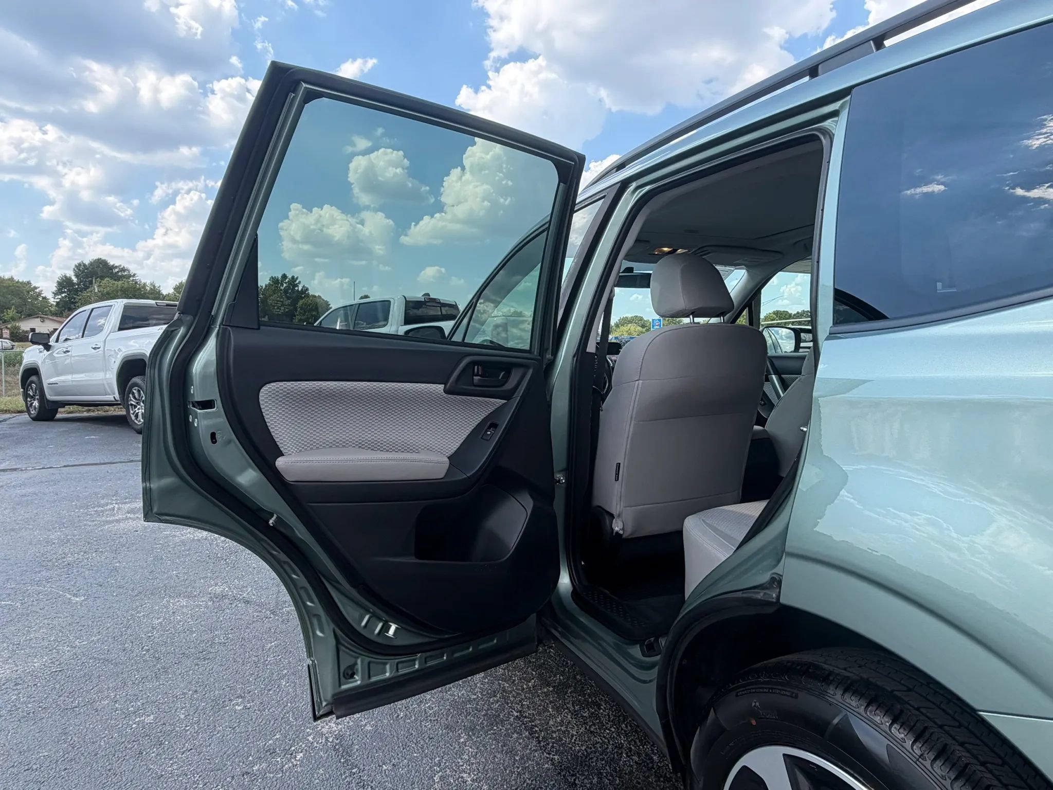 Used 2018 Subaru Forester 2.5i Premium w/ All-Weather Package AWD/4WD image 67