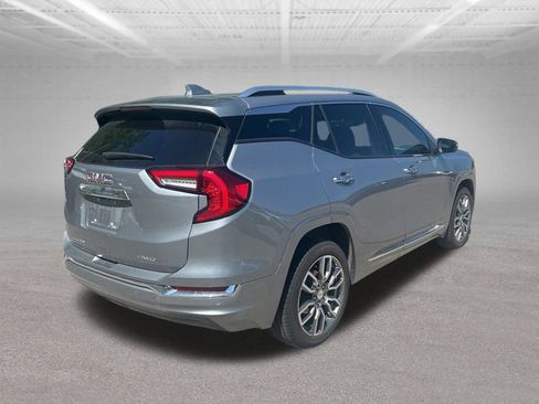 Used 2024 GMC Terrain Denali w/ Denali Premium Package AWD/4WD image 5