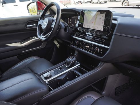 Used 2023 Nissan Pathfinder Platinum AWD/4WD image 44