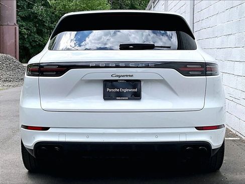 Certified 2023 Porsche Cayenne Platinum Edition AWD/4WD image 9