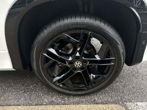 New 2026 Volkswagen Tiguan SE R-Line FWD image 34