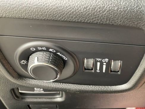 New 2025 Jeep Grand Cherokee Altitude AWD/4WD image 13