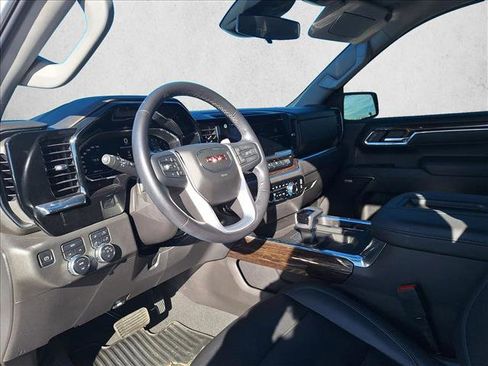 Used 2022 GMC Sierra 1500 Elevation w/ Elevation Premium Package image 9