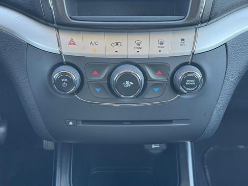 Used 2011 Dodge Journey Mainstreet w/ Popular Equipment Group FWD image 13