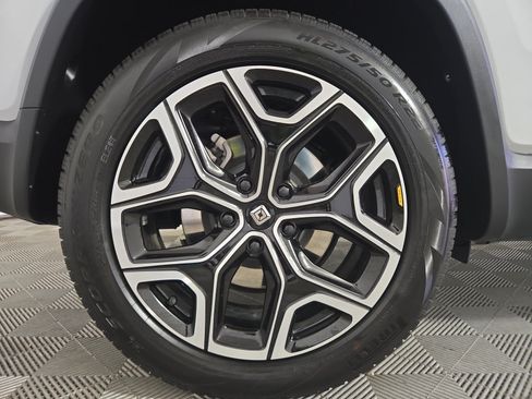 Used 2025 Rivian R1S Adventure AWD/4WD image 12