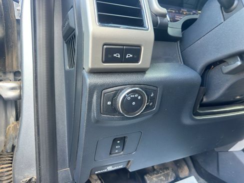 Used 2022 Ford F450 Lariat w/ Lariat Value Package image 12