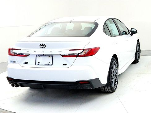 New 2026 Toyota Camry SE image 5