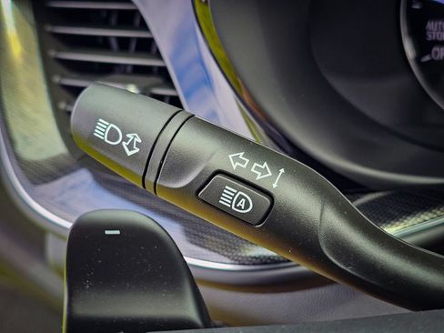 Used 2023 Buick Envision Essence AWD/4WD image 20