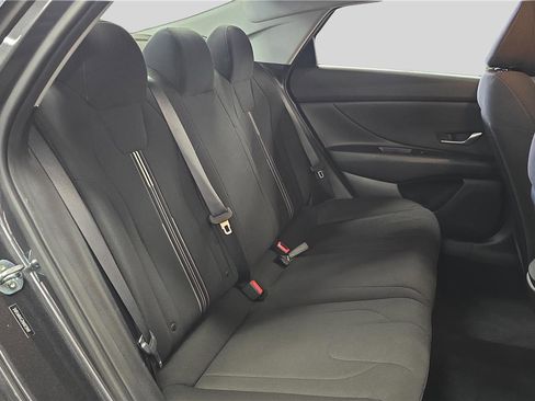 Used 2022 Hyundai Elantra SEL image 14