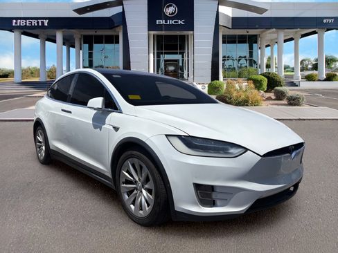 Used 2016 Tesla Model X 70D AWD/4WD image 2