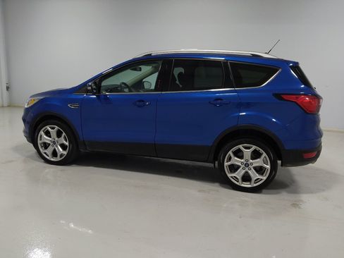 Used 2019 Ford Escape Titanium AWD/4WD image 3