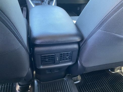 Used 2025 Toyota RAV4 LE AWD/4WD image 34