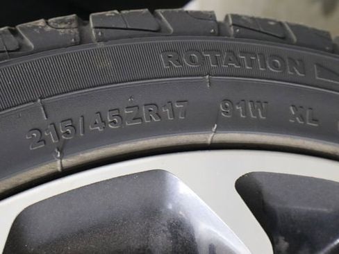 Used 2015 Toyota Corolla S image 35