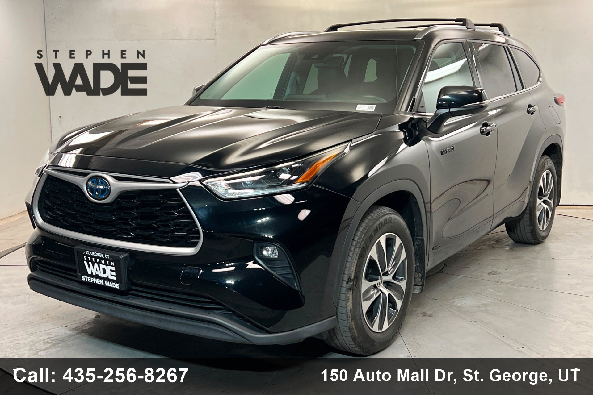 Certified 2021 Toyota Highlander XLE AWD/4WD image 1