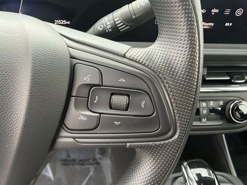 Used 2025 Buick Envista Preferred image 22