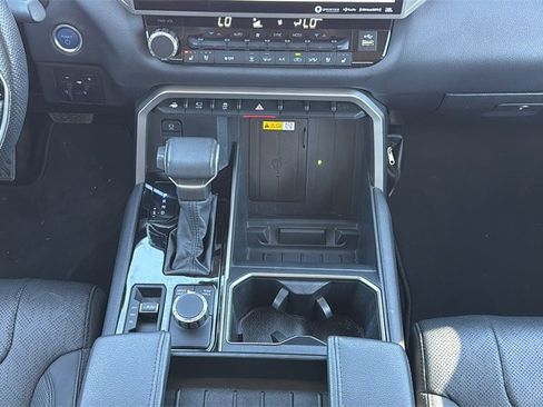 Used 2024 Toyota Tundra Limited image 24