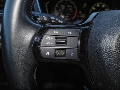 Used 2024 Honda Pilot Touring image 33