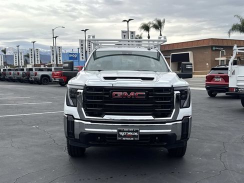 New 2026 GMC Sierra 2500 Pro image 2