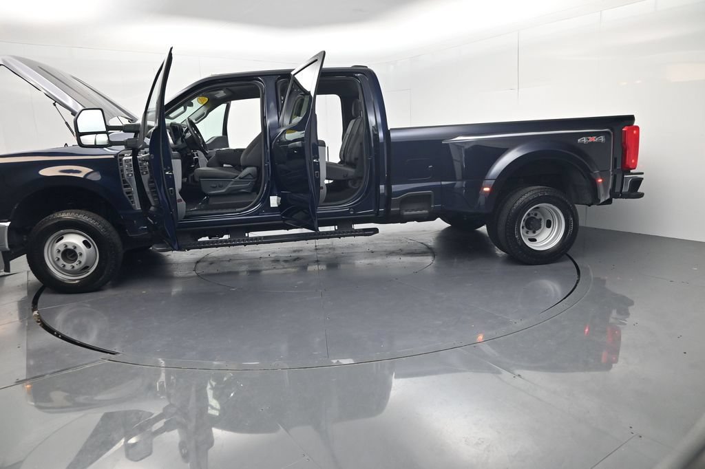Used 2025 Ford F350 XLT AWD/4WD image 62