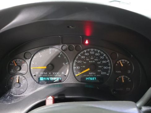 Used 2000 Chevrolet Blazer LT w/ Cold-Climate Pkg AWD/4WD image 33