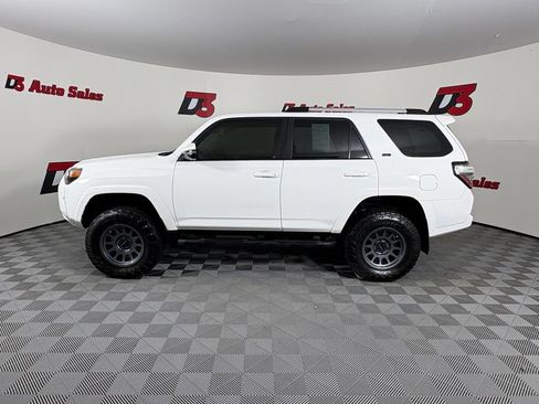 Used 2021 Toyota 4Runner SR5 Premium w/ Moonroof Package AWD/4WD image 3