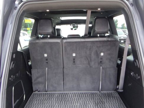 Certified 2024 Jeep Wagoneer Series II AWD/4WD image 10