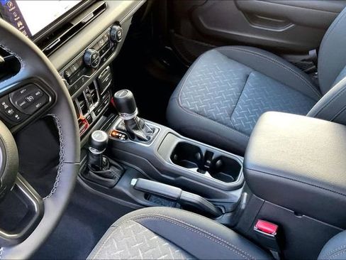 New 2026 Jeep Gladiator Mojave image 7