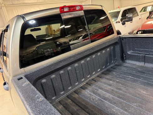 Used 2006 Dodge Ram 2500 Truck SLT image 38