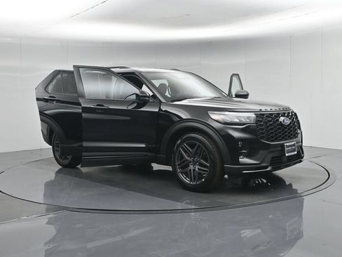 New 2026 Ford Explorer ST RWD image 33