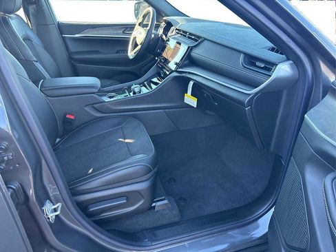 New 2026 Jeep Grand Cherokee Altitude AWD/4WD image 19
