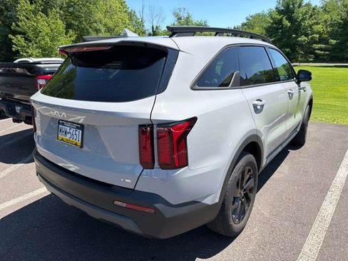 Used 2023 Kia Sorento S w/ Panoramic Sunroof Package AWD/4WD image 11