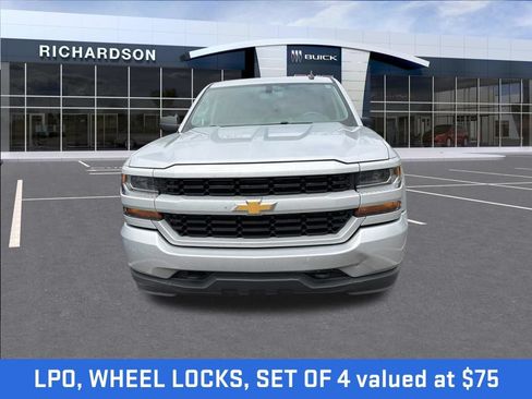 Used 2018 Chevrolet Silverado 1500 Custom w/ Custom Value Package AWD/4WD image 4