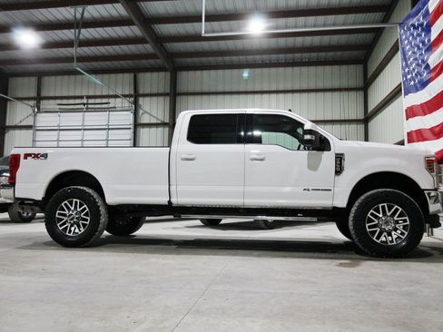 Used 2019 Ford F350 Lariat w/ Lariat Value Package AWD/4WD image 14