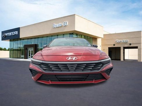 Certified 2025 Hyundai Elantra Sport FWD image 9