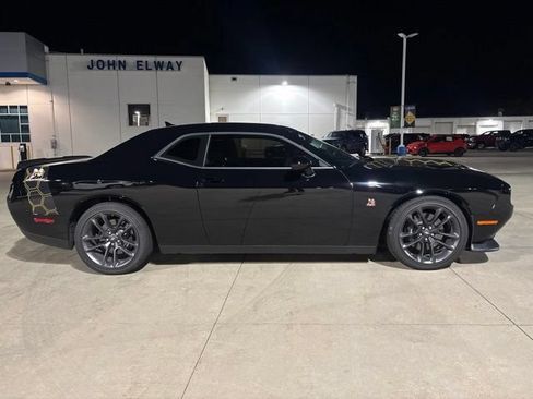 Used 2022 Dodge Challenger R/T Scat Pack RWD image 4