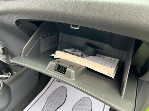 Used 2015 Chevrolet Spark LT image 39