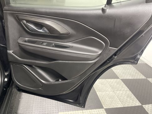 Used 2022 GMC Terrain SLE image 19