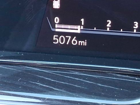 Used 2024 Cadillac Escalade Sport w/ LPO, ONYX Package image 23