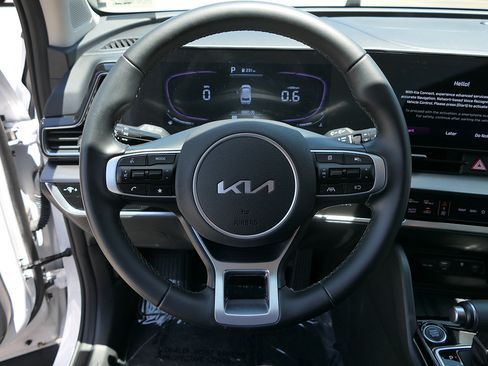 Used 2024 Kia Sportage EX FWD image 17