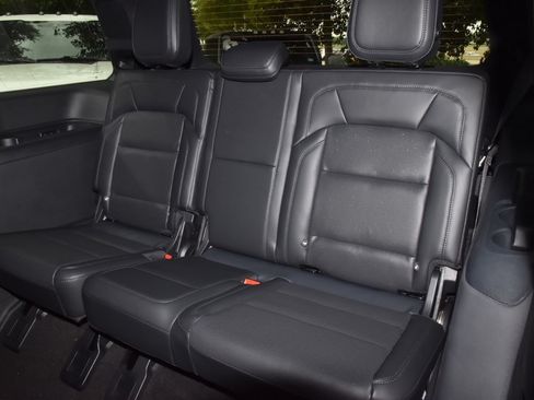 New 2027 Lincoln Navigator Reserve w/ Jet Appearance Package AWD/4WD image 15