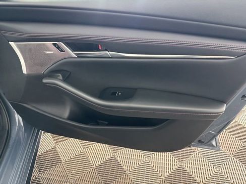 Used 2023 MAZDA MAZDA3 s image 29