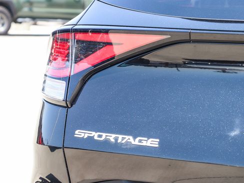 Used 2023 Kia Sportage EX w/ EX Premium Package AWD/4WD image 8