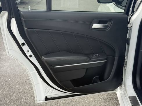 Used 2019 Dodge Charger Scat Pack w/ Technology Group RWD image 34
