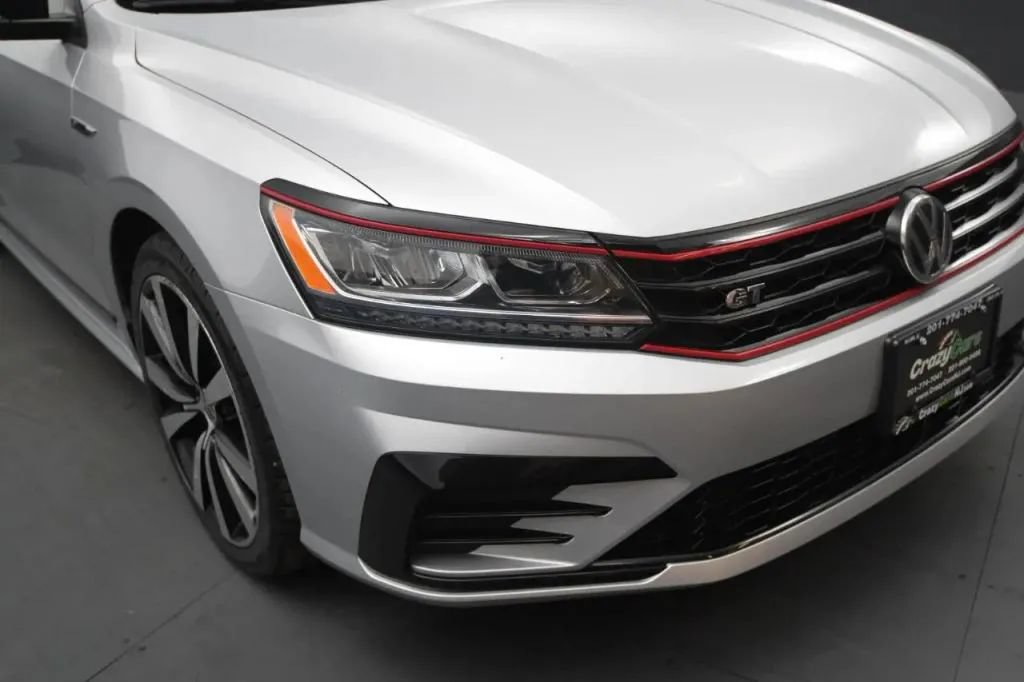 Used 2018 Volkswagen Passat GT FWD image 8