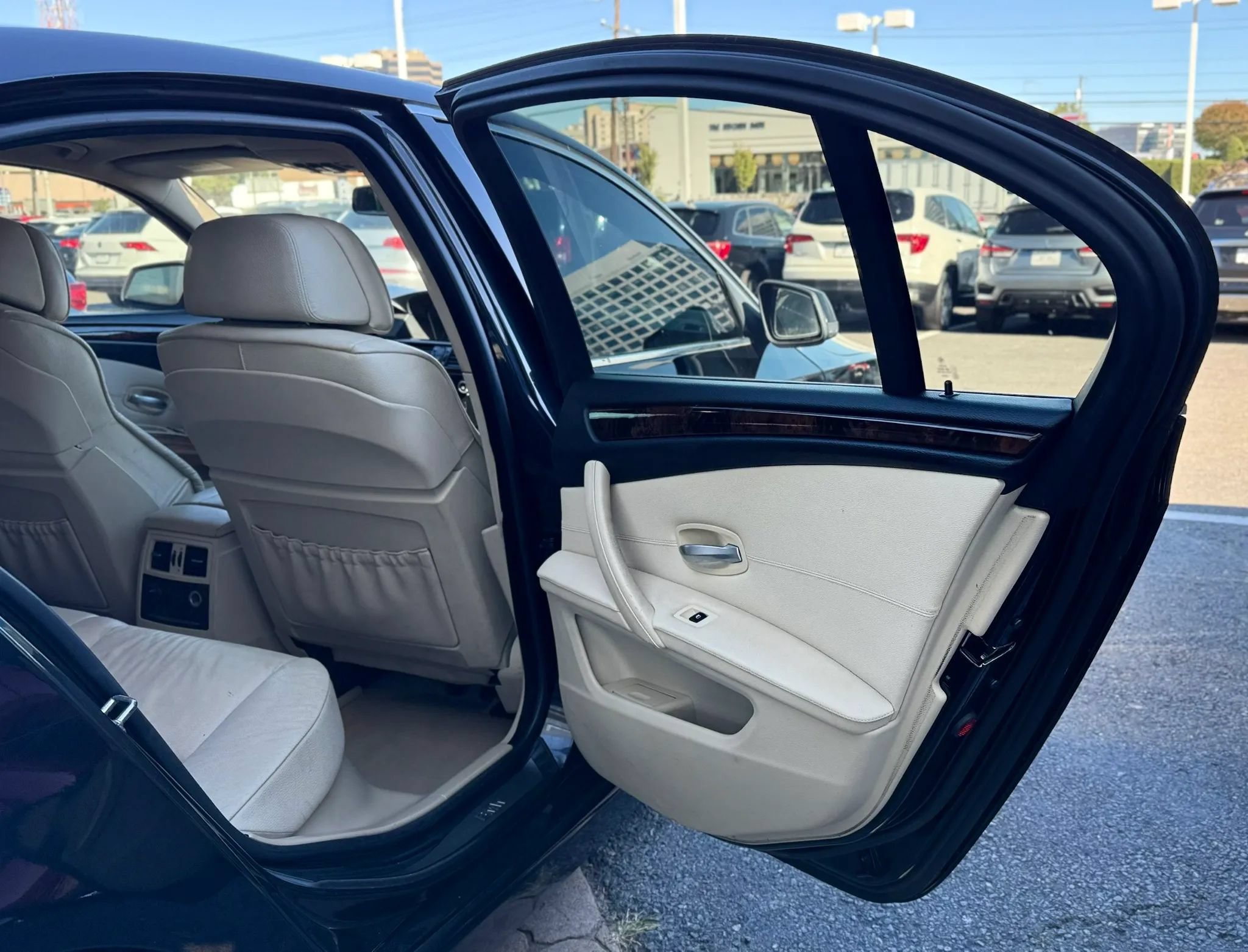 Used 2010 BMW 528i Sedan RWD image 30