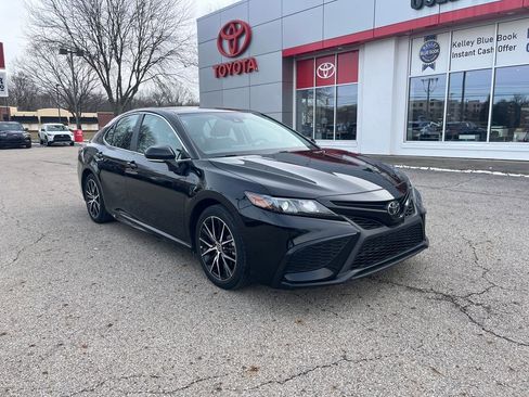 Certified 2024 Toyota Camry SE w/ Convenience Package image 7