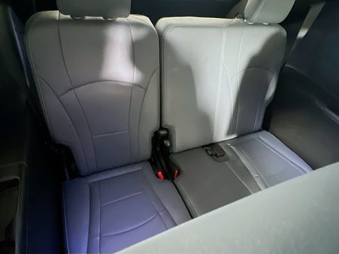Used 2023 Buick Enclave Essence w/ Experience Buick Package AWD/4WD image 27