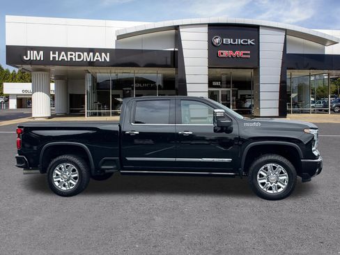 Used 2024 Chevrolet Silverado 2500 High Country w/ High Country Premium Package AWD/4WD image 8