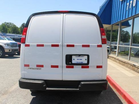 Used 2021 Chevrolet Express 2500 RWD image 5